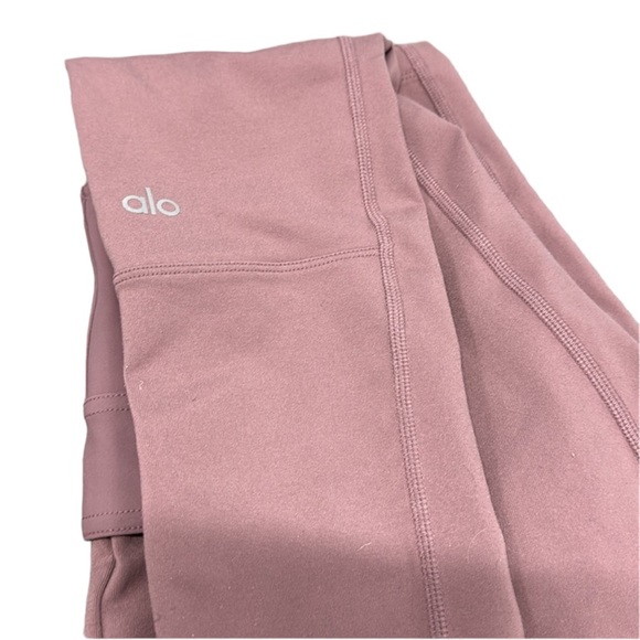 Alo Yoga High Waisted Cargo Leggings - Small - Picture 6 of 10